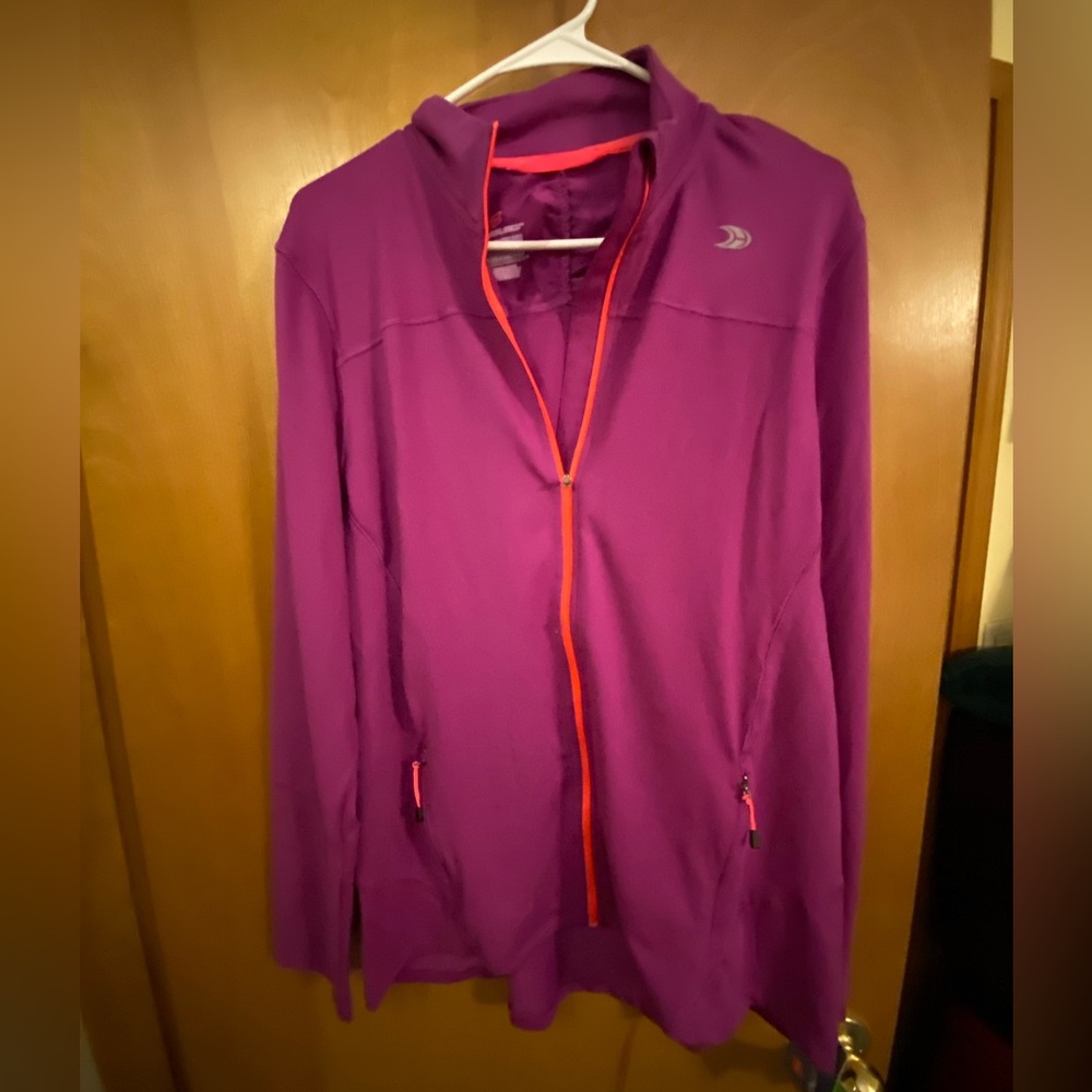Hanes women’s Performance Zip up jacket size XL - Fuchsia/pink color NWT
